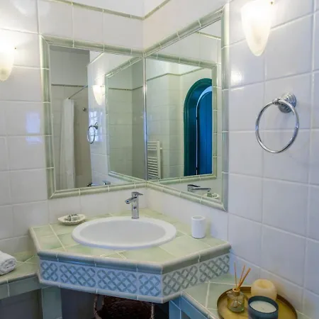 Villa Ypsos - Overlooking Parikia (Paros)